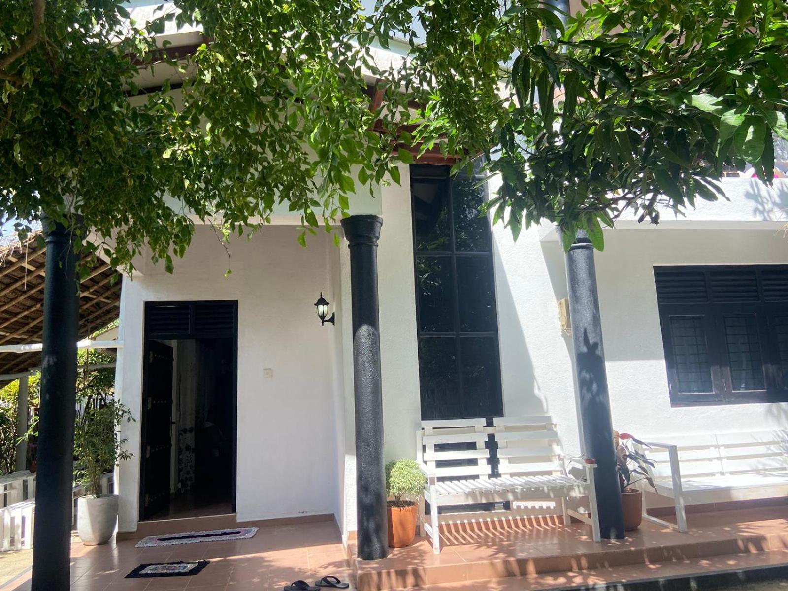 Hiricurry Hostel & Restaurant Dikwella Exterior foto